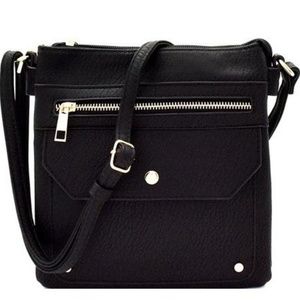 🔆 NEW - Black Crossbody Bag